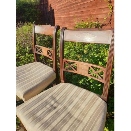 Stühle aus Mahagoni mit Messingintarsien im Regency-Stil