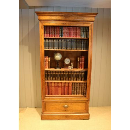 Antikes Bücherregal / open bookcase aus Nussbaumholz
