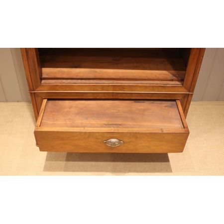 Antikes Bücherregal / open bookcase aus Nussbaumholz