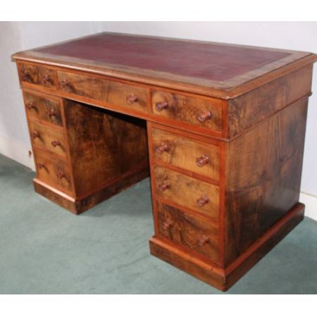 Antiker Viktorianischer Schreibtisch / pedestal desk aus Nussbaumholz