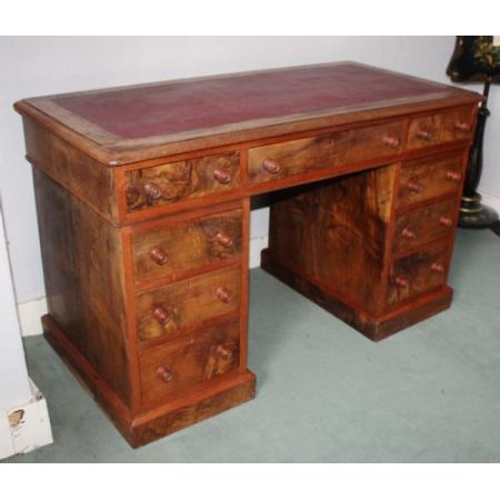 Antiker Viktorianischer Schreibtisch / pedestal desk aus Nussbaumholz
