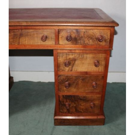Antiker Viktorianischer Schreibtisch / pedestal desk aus Nussbaumholz