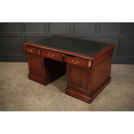 Großer viktorianischer Schreibtisch / partners desk aus Mahagoni