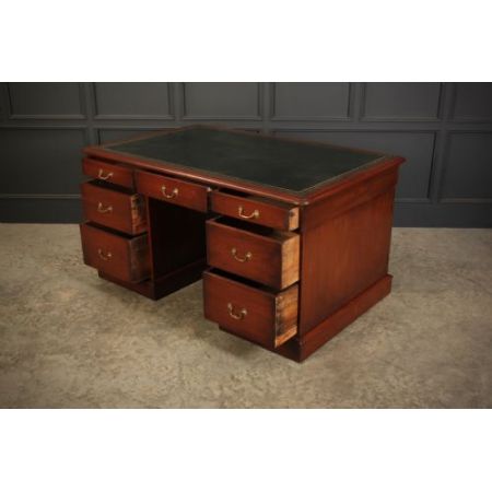 Großer viktorianischer Schreibtisch / partners desk aus Mahagoni