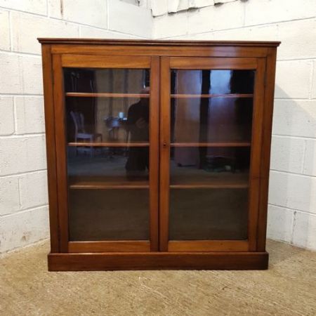 Antiker spätviktorianischer Mahagoni-Vitrinenschrank / glazed bookcase