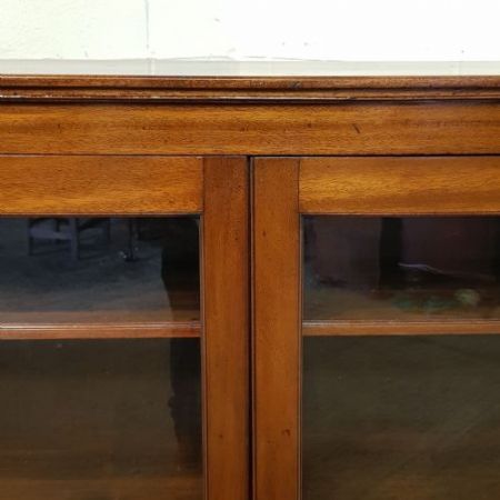 Antiker spätviktorianischer Mahagoni-Vitrinenschrank / glazed bookcase