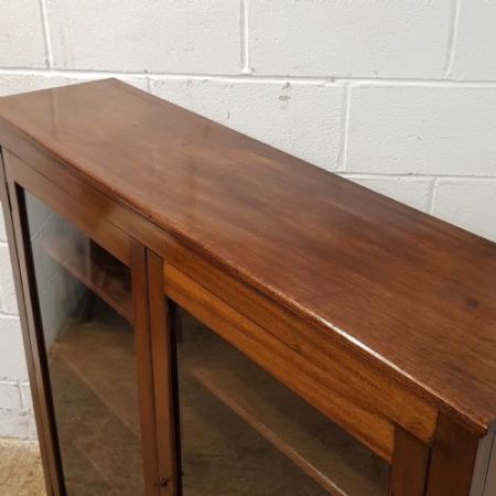 Antiker spätviktorianischer Mahagoni-Vitrinenschrank / glazed bookcase