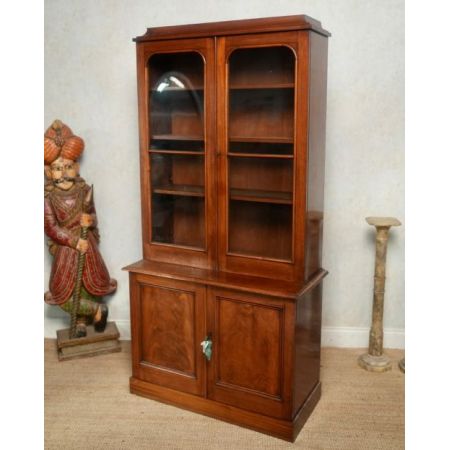 Elegant verglaster Bücherschrank im viktorianischen Mahagoni-Stil