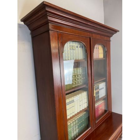 Mahagoni Bücherschrank mit Glastüren mit Unterschrank / cupboard