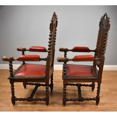 Ein Paar Eichen-Armlehnstühle im Barley-Twist-Stil