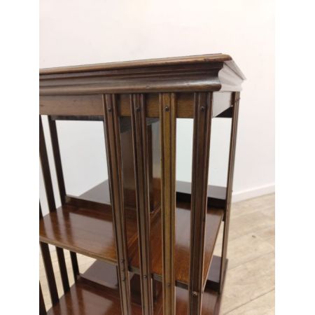 Antikes Edwardianisches Bücherregal / revolving bookcase aus Nussbaumholz