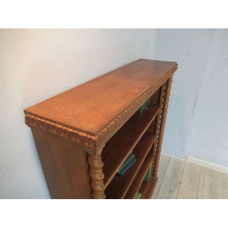 Antikes Bücherregal / open bookcase aus hellem Eichenholz