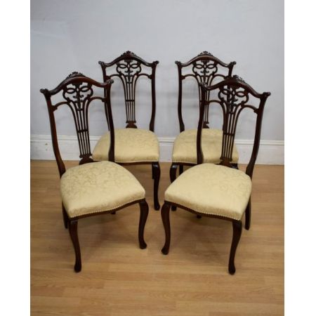 wunderschönes Set aus 4 hohen viktorianischen Esszimmerstühlen aus Mahagoni