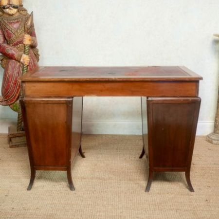 Schreibtisch im Breakfront-Stil aus Mahagoni