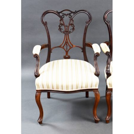 ein Paar viktorianischer Mahagoni-Armlehnsessel mit edlem Stoffbezug