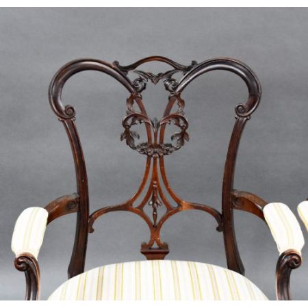 ein Paar viktorianischer Mahagoni-Armlehnsessel mit edlem Stoffbezug