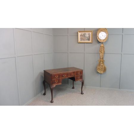 Eleganter edwardianischer Schreibtisch aus Mahagoni