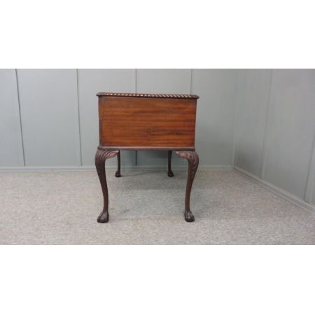 Eleganter edwardianischer Schreibtisch aus Mahagoni