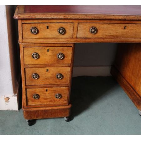 Antiker Viktorianischer Schreibtisch / pedestal desk aus Eichenholz