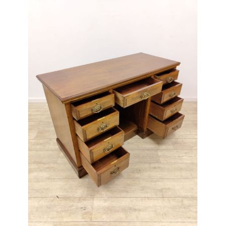 Antiker Edwardianischer Schreibtisch / pedestal desk aus Nussbaumholz