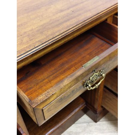 Antiker Edwardianischer Schreibtisch / pedestal desk aus Nussbaumholz