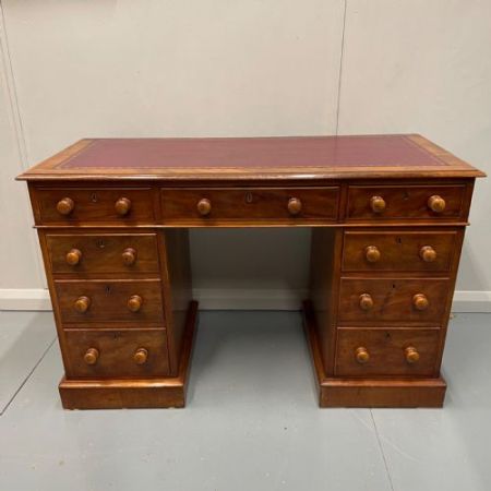 Antiker Viktorianischer Schreibtisch / pedestal desk aus Mahagoni