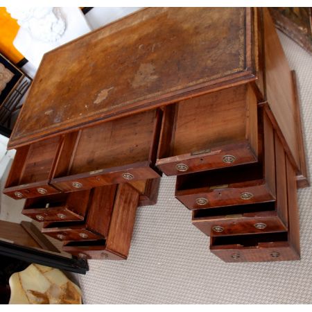 Schöner Schreibtisch im Stil des viktorianischen Zeitalters aus Mahagoni