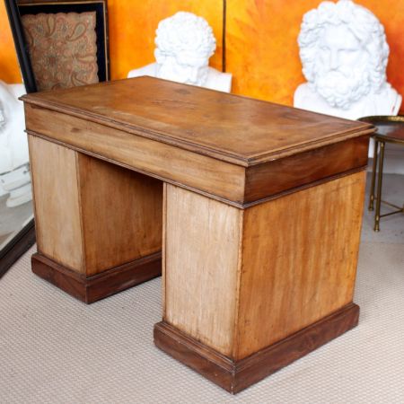 Schöner Schreibtisch im Stil des viktorianischen Zeitalters aus Mahagoni