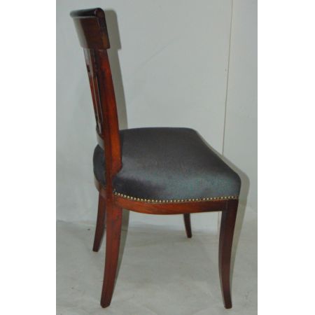 Ungewöhnliches Paar georgischer Mahagoni Stuhl mit dreifachem arrow back design