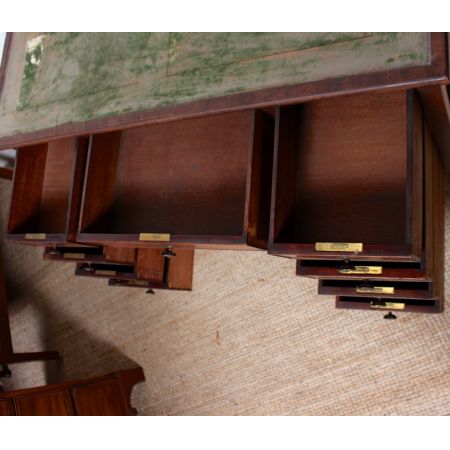 Attraktiver viktorianischer Schreibtisch aus Mahagoni