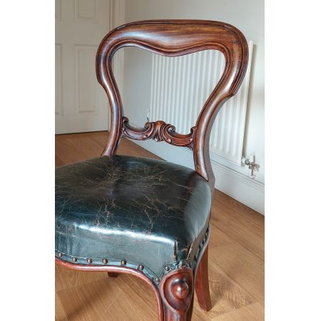 Antiker Lederstuhl / ballon chair, desk chair aus Mahagoni