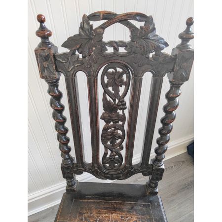 Ein Paar Viktoriainsche Stühle / hall chairs im Carolean Stil