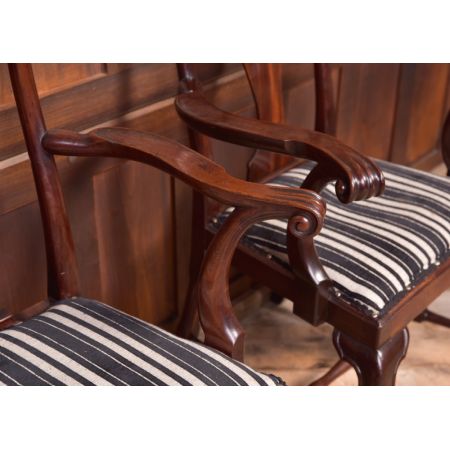 Paar Bibliotheksstühle im Stil von Queen Anne, hergestellt aus massivem Mahagoni