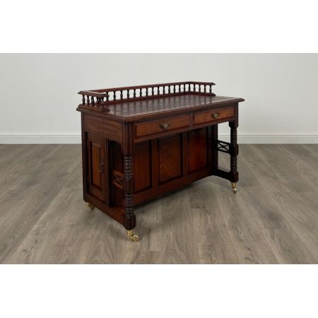 Hochwertiger Schreibtisch mit Lederplatte aus der edwardianischen Epoche, gefertigt aus Mahagoni