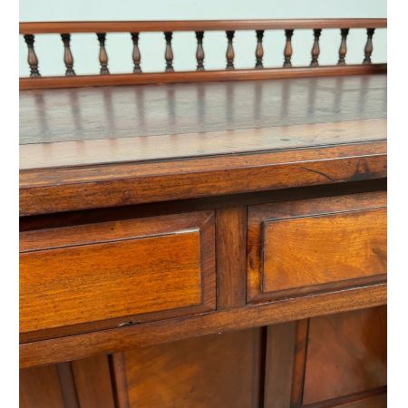 Hochwertiger Schreibtisch mit Lederplatte aus der edwardianischen Epoche, gefertigt aus Mahagoni