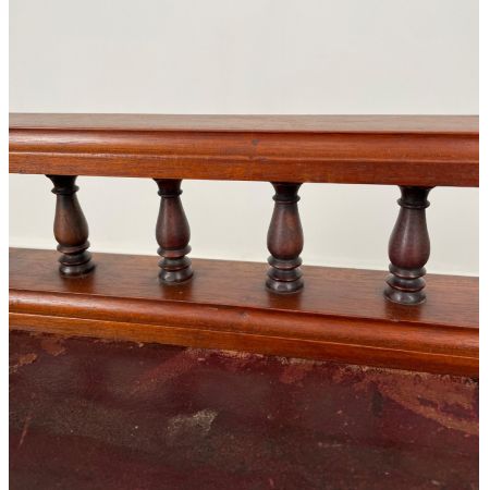 Hochwertiger Schreibtisch mit Lederplatte aus der edwardianischen Epoche, gefertigt aus Mahagoni