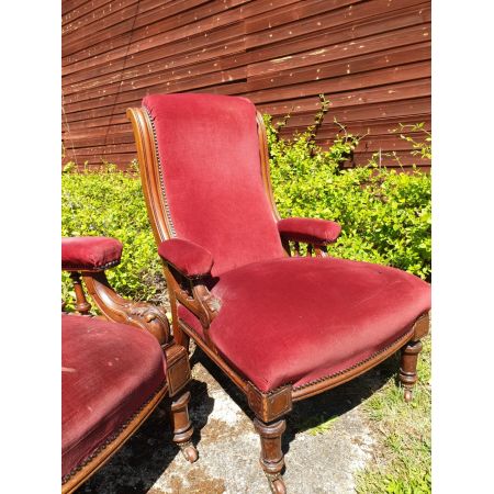 Ein Paar viktorianischer gepolsterter Stühle