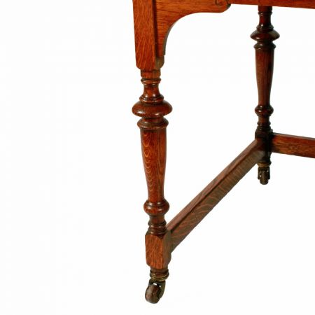 viktorianischer Eichenschreibtisch aus dem 19. Jahrhundert