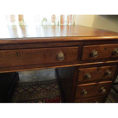 Attraktiver Schreibtisch mit Lederoberfläche aus Mahagoni