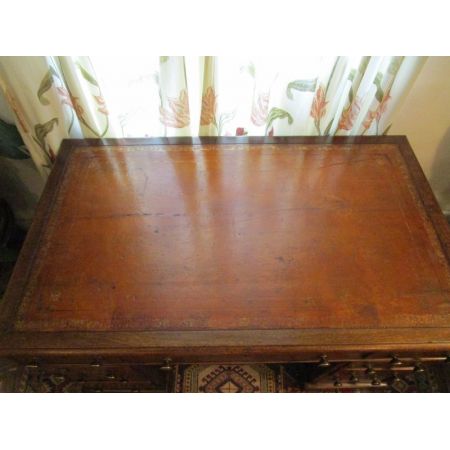 Attraktiver Schreibtisch mit Lederoberfläche aus Mahagoni