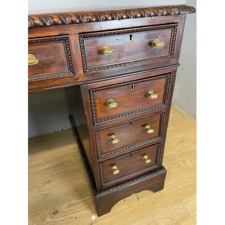 Hochwertigen Schreibtisch aus drei Teilen mit massiven Messinggriffen