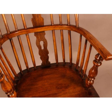 Attraktiver Windsor-Stuhl mit hoher Rückenlehne aus Esche mit einem Sitz aus Elm-Holz