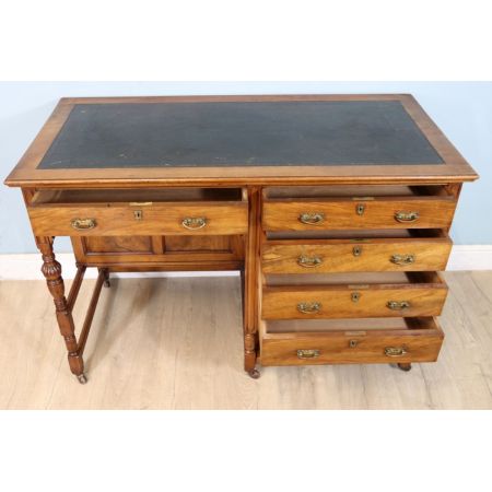Schöner spätviktorianisches Schreibtisch aus Walnuss im Stil von Lamb of Manchester