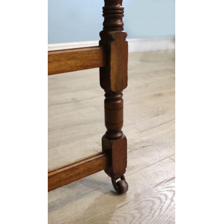 Schöner spätviktorianisches Schreibtisch aus Walnuss im Stil von Lamb of Manchester