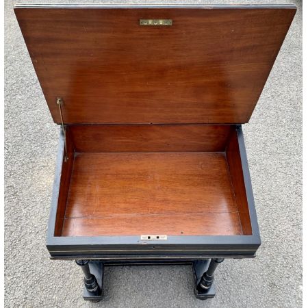 Schöne viktorianische, ebonisierte Davenport