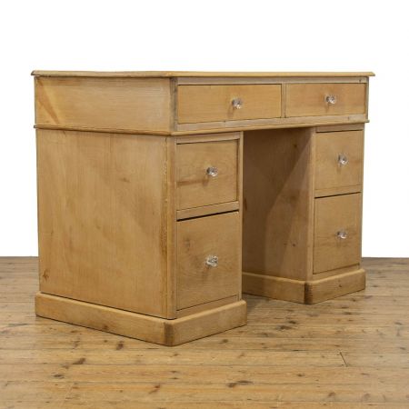 Schöner viktorianischen Schreibtisch / kneehole desk aus Kiefernholz
