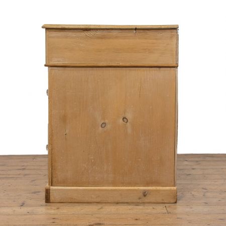 Schöner viktorianischen Schreibtisch / kneehole desk aus Kiefernholz