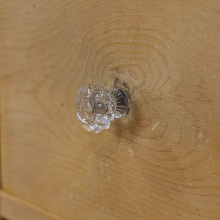 Schöner viktorianischen Schreibtisch / kneehole desk aus Kiefernholz