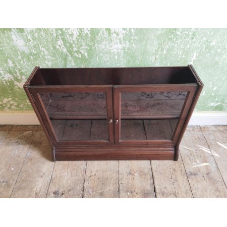 Antiker Bücherschrank aus Mahagoni im Globe Wernicke Stil