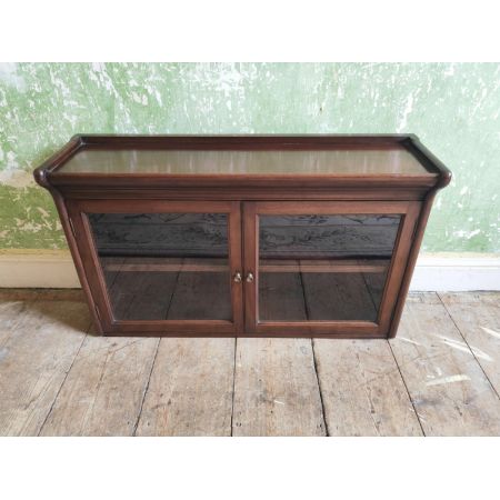 Antiker Bücherschrank aus Mahagoni im Globe Wernicke Stil